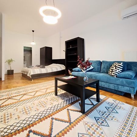 Hero'S Square Apartment Budapest Exterior photo